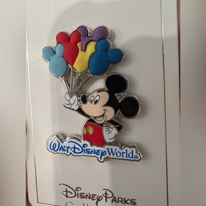 NWT Walt Disney World Mickey Pin